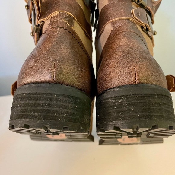 Von Dutch Boots - Picture 7 of 11